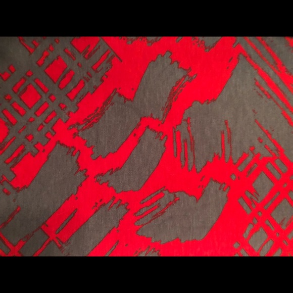 Lularoe Randy Tee - Picture 3 of 3